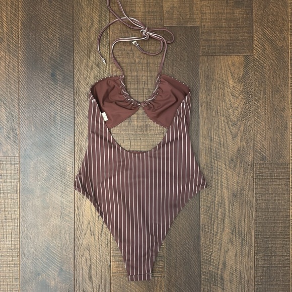 New ZULU & ZEPHYR PLUM STRIPE HALTER ONE PIECE - Picture 5 of 9